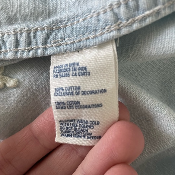 American Eagle Light Wash Blue Basic Denim Shirt with Pearly Snaps - Picture 6 of 6